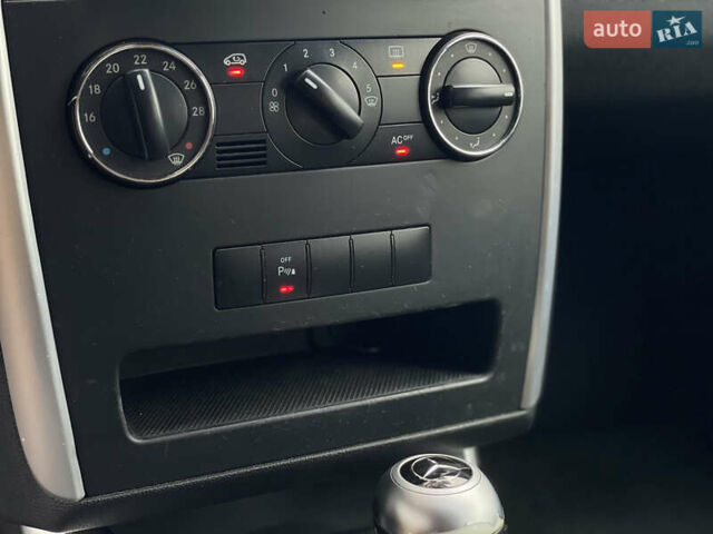 Синій Мерседес Б-клас, об'ємом двигуна 2 л та пробігом 235 тис. км за 7099 $, фото 22 на Automoto.ua