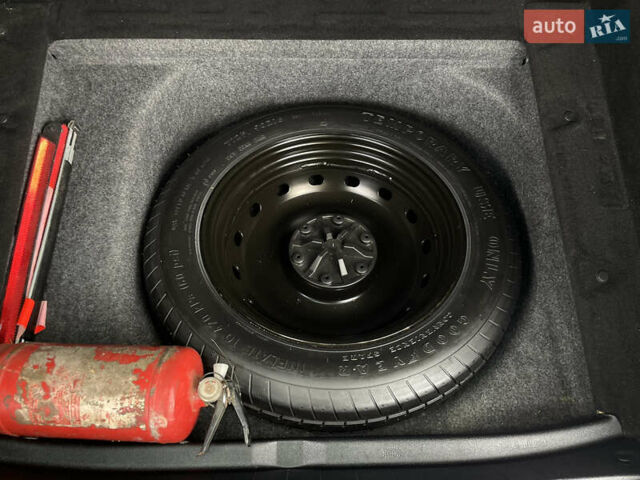 Синій Мерседес Б-клас, об'ємом двигуна 2 л та пробігом 235 тис. км за 7099 $, фото 35 на Automoto.ua