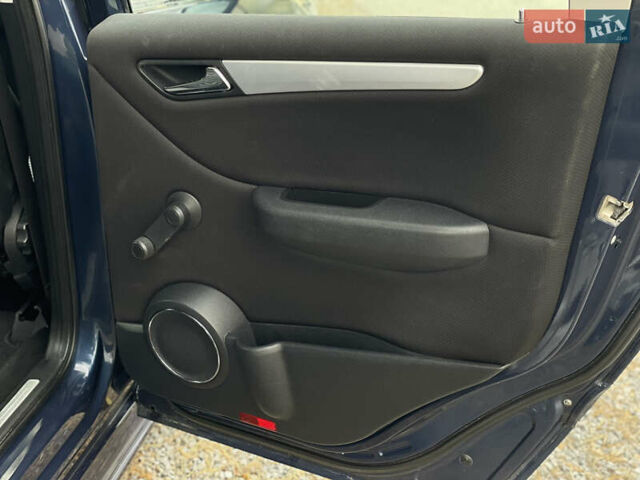 Синій Мерседес Б-клас, об'ємом двигуна 2 л та пробігом 235 тис. км за 7099 $, фото 29 на Automoto.ua