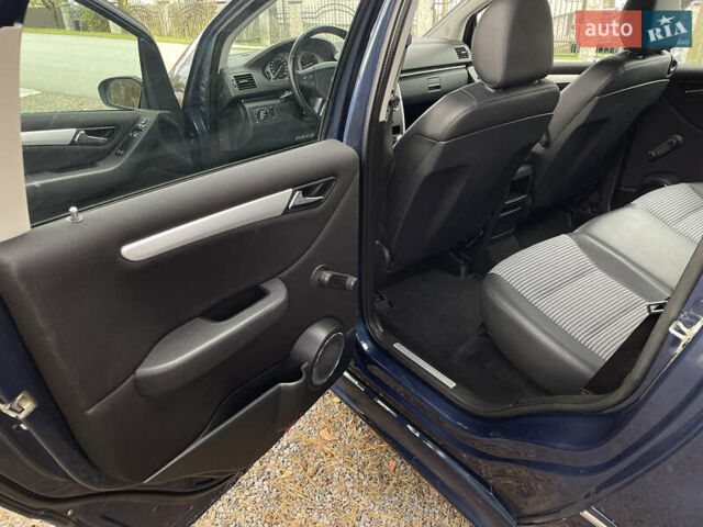 Синій Мерседес Б-клас, об'ємом двигуна 2 л та пробігом 235 тис. км за 7099 $, фото 27 на Automoto.ua