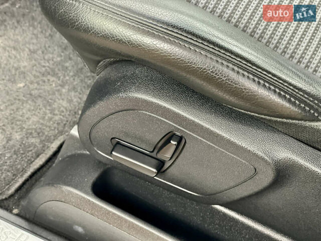 Синій Мерседес Б-клас, об'ємом двигуна 2 л та пробігом 235 тис. км за 7099 $, фото 19 на Automoto.ua