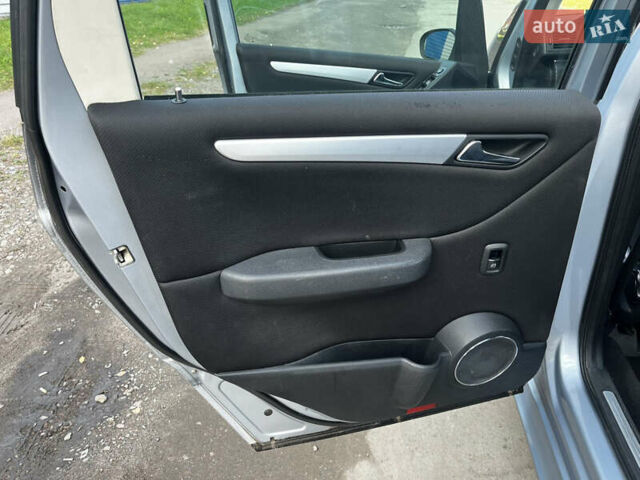 Синий Мерседес Б-класс, объемом двигателя 2.04 л и пробегом 181 тыс. км за 6000 $, фото 15 на Automoto.ua