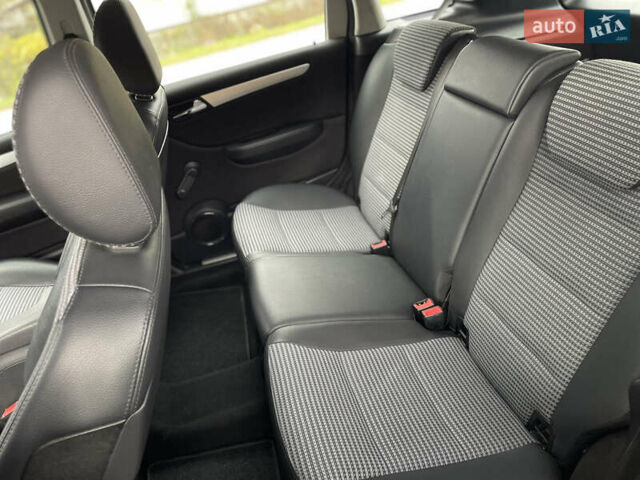 Синій Мерседес Б-клас, об'ємом двигуна 2 л та пробігом 235 тис. км за 7099 $, фото 26 на Automoto.ua