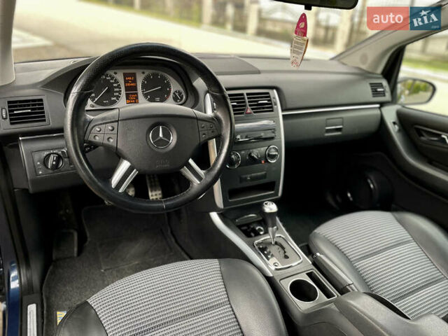 Синій Мерседес Б-клас, об'ємом двигуна 2 л та пробігом 235 тис. км за 7099 $, фото 23 на Automoto.ua