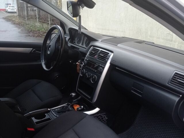 Синий Мерседес Б-класс, объемом двигателя 2 л и пробегом 275 тыс. км за 5400 $, фото 12 на Automoto.ua