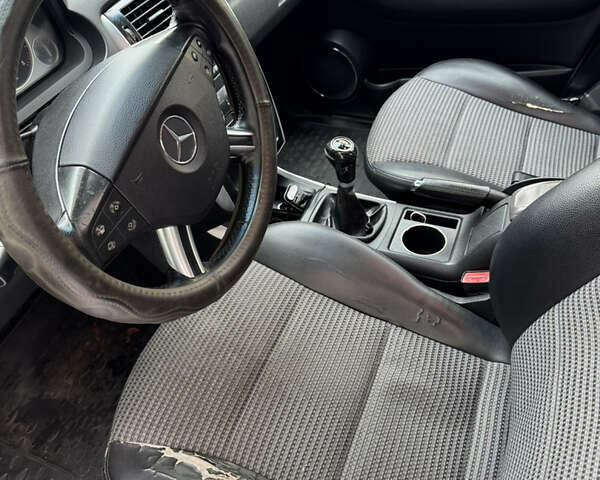 Синий Мерседес Б-класс, объемом двигателя 1.99 л и пробегом 353 тыс. км за 5106 $, фото 12 на Automoto.ua