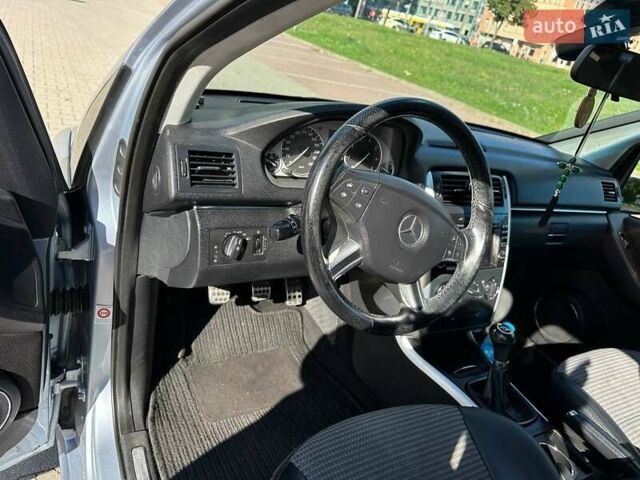 Синій Мерседес Б-клас, об'ємом двигуна 2 л та пробігом 243 тис. км за 5305 $, фото 5 на Automoto.ua