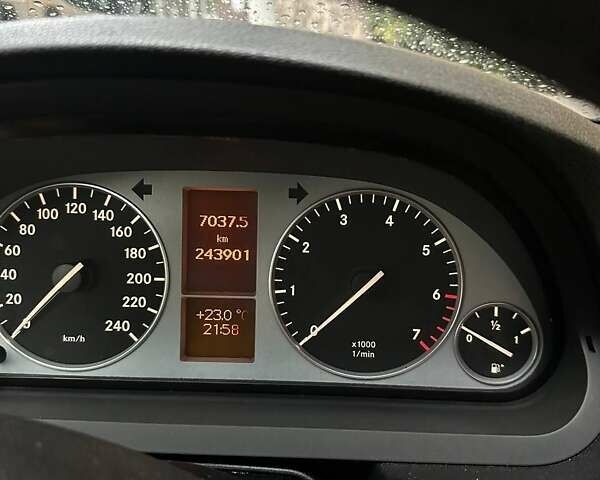 Синій Мерседес Б-клас, об'ємом двигуна 2 л та пробігом 243 тис. км за 5305 $, фото 6 на Automoto.ua