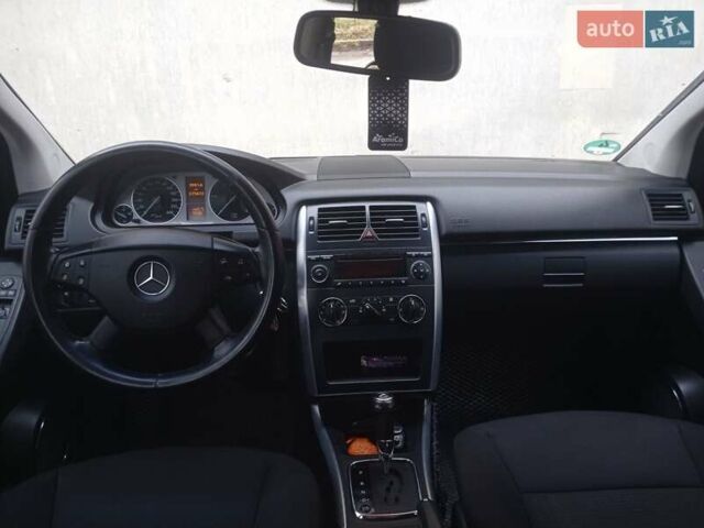 Синий Мерседес Б-класс, объемом двигателя 2 л и пробегом 275 тыс. км за 5400 $, фото 13 на Automoto.ua