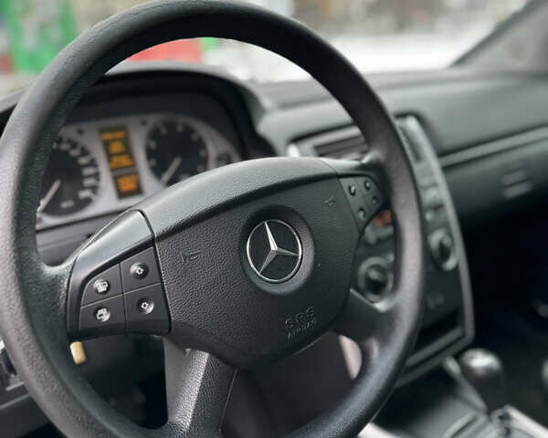 Синий Мерседес Б-класс, объемом двигателя 1.7 л и пробегом 210 тыс. км за 5950 $, фото 19 на Automoto.ua