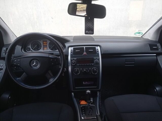 Синий Мерседес Б-класс, объемом двигателя 2 л и пробегом 275 тыс. км за 5400 $, фото 14 на Automoto.ua