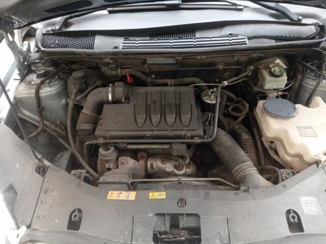 Синий Мерседес Б-класс, объемом двигателя 2 л и пробегом 275 тыс. км за 5400 $, фото 17 на Automoto.ua