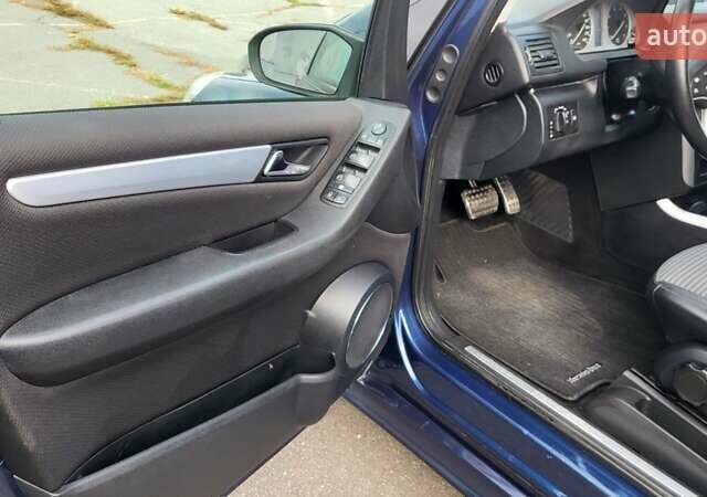 Мерседес Б-клас 2006 у Вінниці на Automoto.ua Синій Мерседес Б-клас, об'ємом двигуна 2.03 л та пробігом 178 тис. км за 7500 $, фото 11 на Automoto.ua