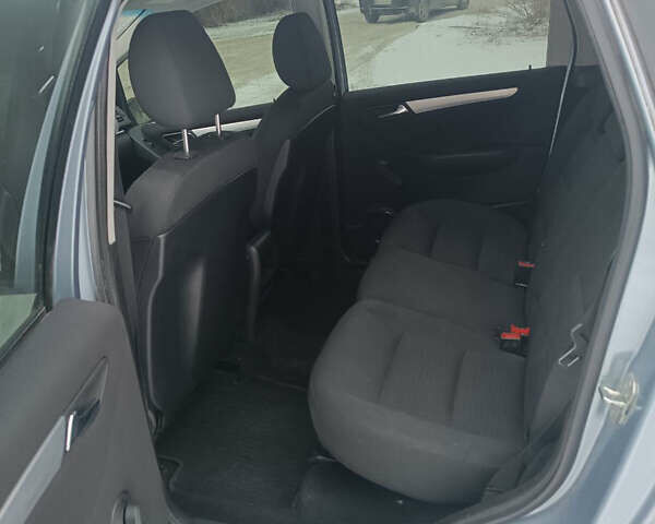 Синий Мерседес Б-класс, объемом двигателя 1.99 л и пробегом 289 тыс. км за 6550 $, фото 20 на Automoto.ua