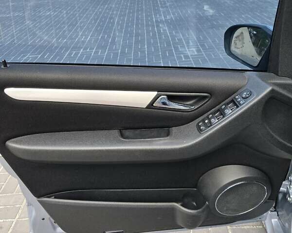 Синій Мерседес Б-клас, об'ємом двигуна 1.99 л та пробігом 247 тис. км за 5999 $, фото 34 на Automoto.ua