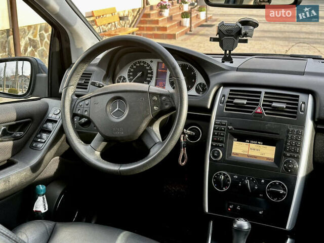 Синий Мерседес Б-класс, объемом двигателя 2 л и пробегом 230 тыс. км за 7500 $, фото 4 на Automoto.ua