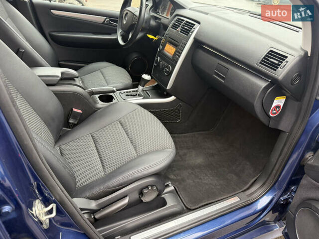 Синий Мерседес Б-класс, объемом двигателя 1.7 л и пробегом 240 тыс. км за 6750 $, фото 13 на Automoto.ua