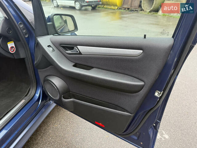 Синий Мерседес Б-класс, объемом двигателя 1.7 л и пробегом 240 тыс. км за 6750 $, фото 12 на Automoto.ua