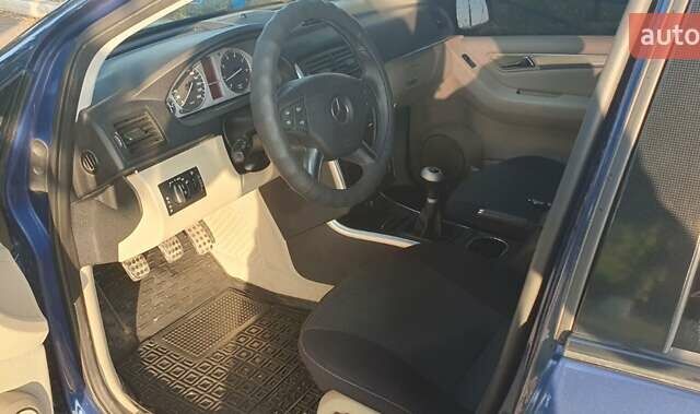 Синій Мерседес Б-клас, об'ємом двигуна 2 л та пробігом 218 тис. км за 6500 $, фото 8 на Automoto.ua