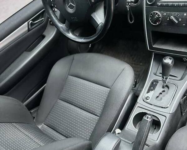 Синий Мерседес Б-класс, объемом двигателя 2 л и пробегом 260 тыс. км за 6900 $, фото 4 на Automoto.ua