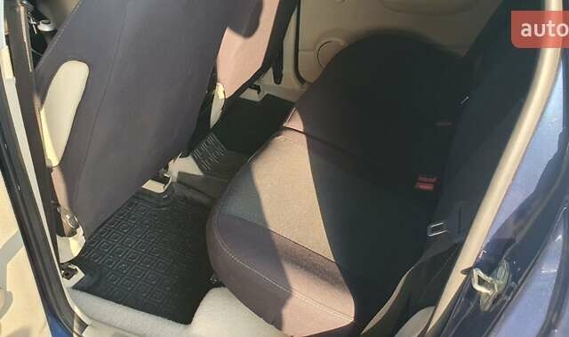 Синій Мерседес Б-клас, об'ємом двигуна 2 л та пробігом 218 тис. км за 6500 $, фото 9 на Automoto.ua