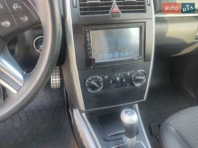 Синий Мерседес Б-класс, объемом двигателя 1.7 л и пробегом 141 тыс. км за 6999 $, фото 13 на Automoto.ua