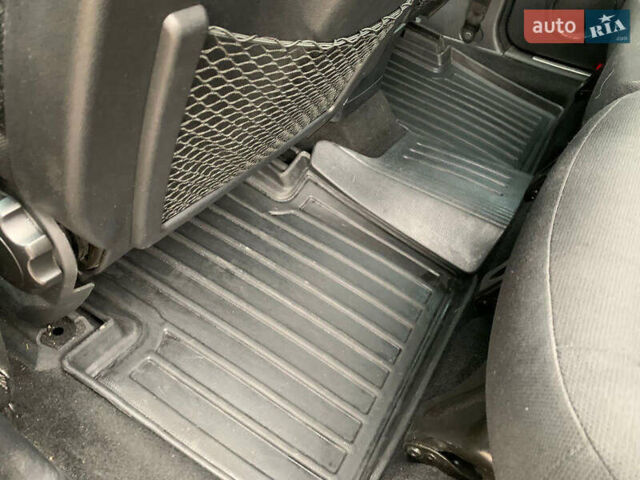 Синий Мерседес Б-класс, объемом двигателя 1.7 л и пробегом 78 тыс. км за 8500 $, фото 17 на Automoto.ua