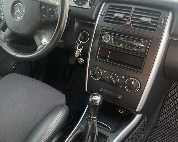 Синій Мерседес Б-клас, об'ємом двигуна 1.99 л та пробігом 182 тис. км за 9100 $, фото 12 на Automoto.ua