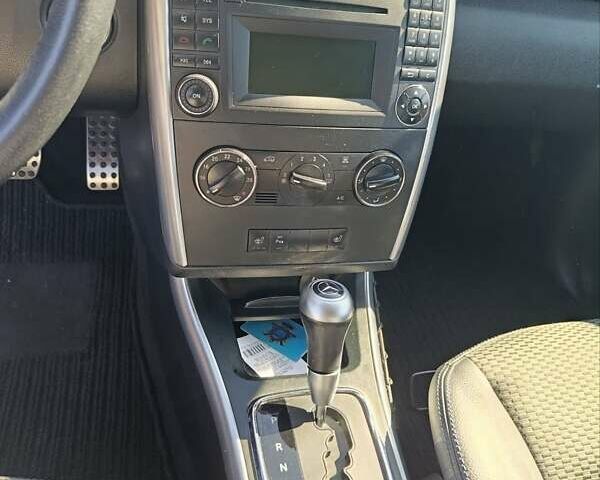 Синий Мерседес Б-класс, объемом двигателя 1.7 л и пробегом 206 тыс. км за 8200 $, фото 7 на Automoto.ua