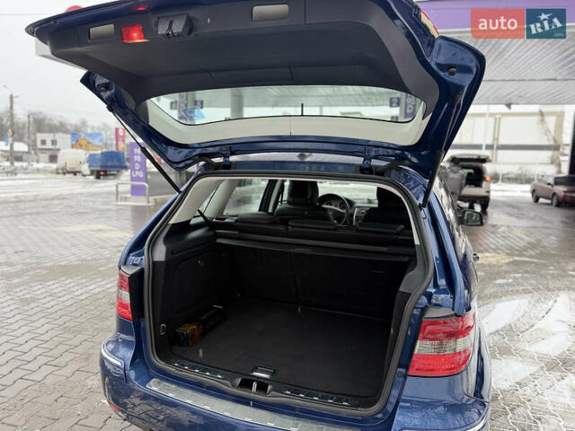 Синий Мерседес Б-класс, объемом двигателя 1.7 л и пробегом 92 тыс. км за 8600 $, фото 68 на Automoto.ua