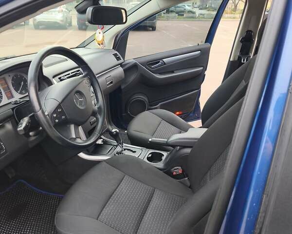 Синий Мерседес Б-класс, объемом двигателя 2 л и пробегом 328 тыс. км за 7800 $, фото 36 на Automoto.ua