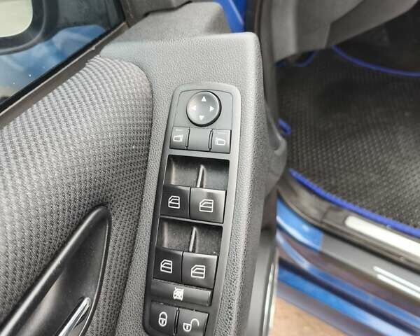 Синий Мерседес Б-класс, объемом двигателя 2 л и пробегом 328 тыс. км за 7800 $, фото 48 на Automoto.ua