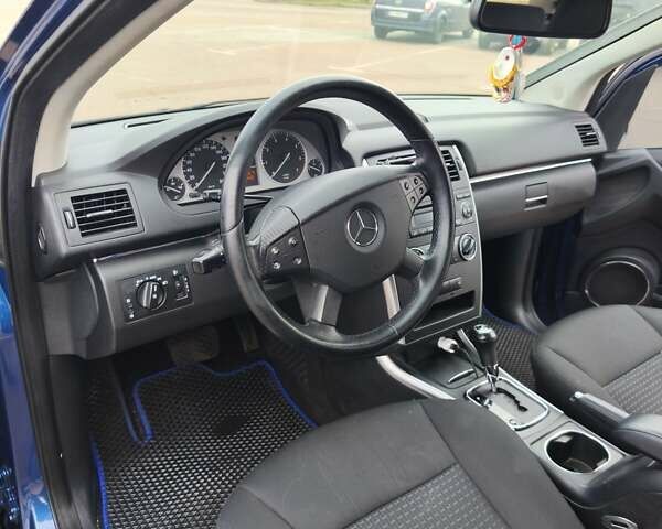 Синий Мерседес Б-класс, объемом двигателя 2 л и пробегом 328 тыс. км за 7800 $, фото 35 на Automoto.ua