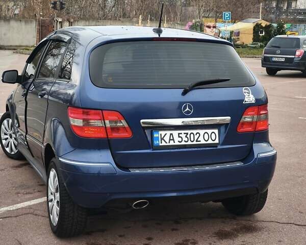 Синий Мерседес Б-класс, объемом двигателя 2 л и пробегом 328 тыс. км за 7800 $, фото 5 на Automoto.ua