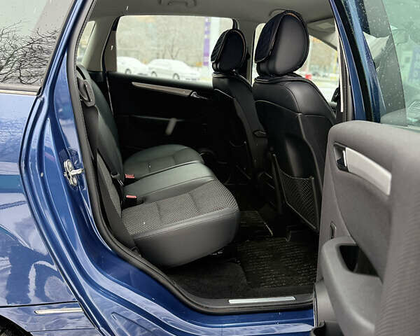 Синий Мерседес Б-класс, объемом двигателя 1.7 л и пробегом 92 тыс. км за 8600 $, фото 59 на Automoto.ua