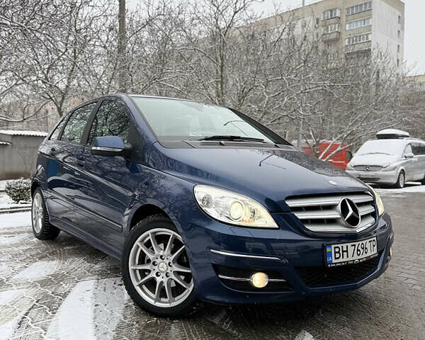 Синий Мерседес Б-класс, объемом двигателя 1.7 л и пробегом 92 тыс. км за 8600 $, фото 6 на Automoto.ua