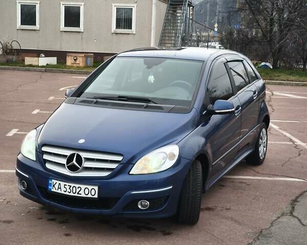 Синий Мерседес Б-класс, объемом двигателя 2 л и пробегом 328 тыс. км за 7800 $, фото 4 на Automoto.ua