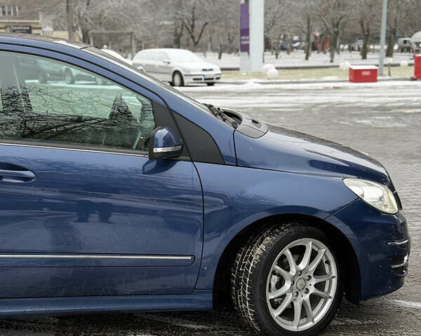 Синий Мерседес Б-класс, объемом двигателя 1.7 л и пробегом 92 тыс. км за 8600 $, фото 9 на Automoto.ua