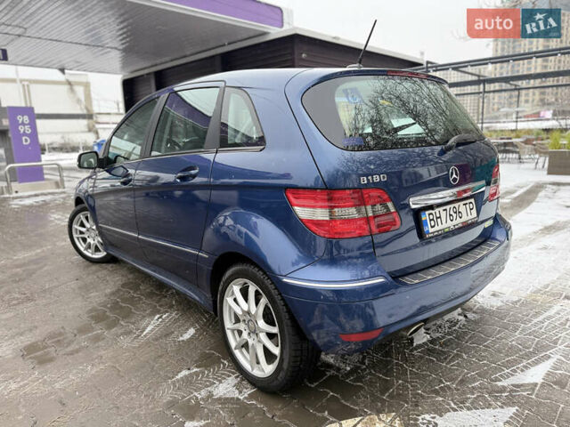Синий Мерседес Б-класс, объемом двигателя 1.7 л и пробегом 92 тыс. км за 8600 $, фото 24 на Automoto.ua