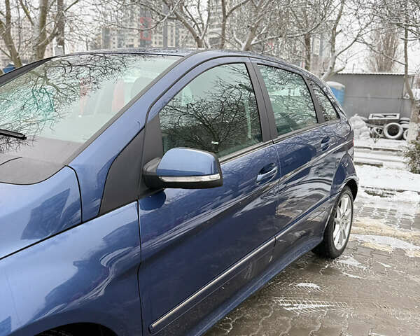 Синий Мерседес Б-класс, объемом двигателя 1.7 л и пробегом 92 тыс. км за 8600 $, фото 2 на Automoto.ua