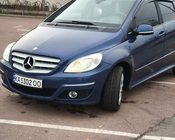 Синий Мерседес Б-класс, объемом двигателя 2 л и пробегом 328 тыс. км за 7800 $, фото 2 на Automoto.ua