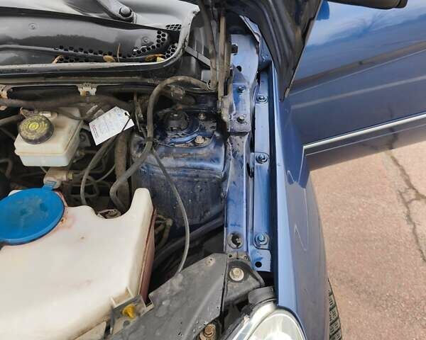 Синий Мерседес Б-класс, объемом двигателя 2 л и пробегом 328 тыс. км за 7800 $, фото 50 на Automoto.ua