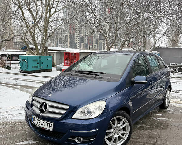 Синий Мерседес Б-класс, объемом двигателя 1.7 л и пробегом 92 тыс. км за 8600 $, фото 4 на Automoto.ua