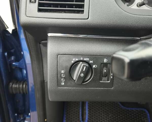 Синий Мерседес Б-класс, объемом двигателя 2 л и пробегом 328 тыс. км за 7800 $, фото 47 на Automoto.ua