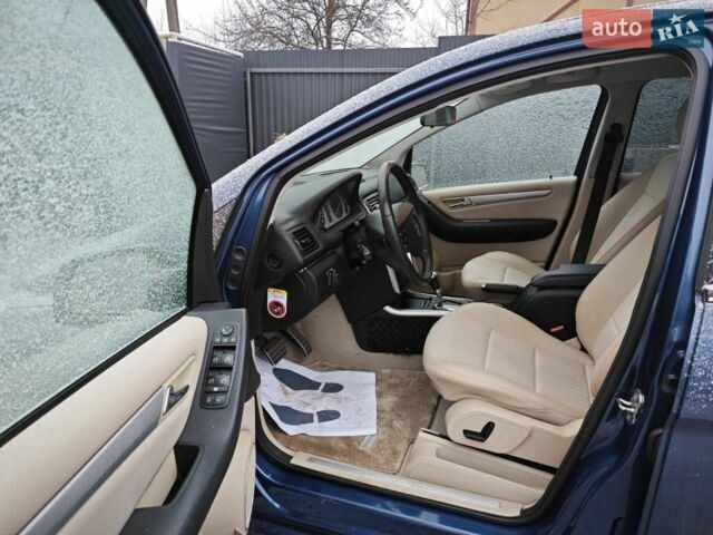 Синий Мерседес Б-класс, объемом двигателя 1.7 л и пробегом 130 тыс. км за 7200 $, фото 5 на Automoto.ua