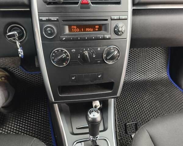 Синий Мерседес Б-класс, объемом двигателя 2 л и пробегом 328 тыс. км за 7800 $, фото 45 на Automoto.ua