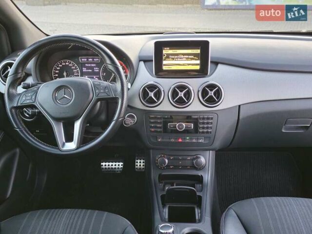 Синий Мерседес Б-класс, объемом двигателя 1.7 л и пробегом 180 тыс. км за 10900 $, фото 16 на Automoto.ua