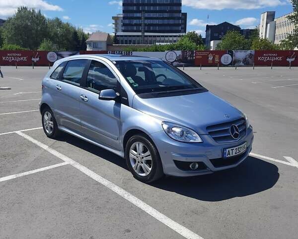 Синій Мерседес Б-клас, об'ємом двигуна 2 л та пробігом 295 тис. км за 8200 $, фото 1 на Automoto.ua