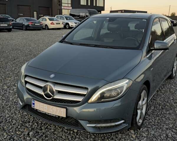 Синий Мерседес Б-класс, объемом двигателя 1.7 л и пробегом 180 тыс. км за 10900 $, фото 1 на Automoto.ua