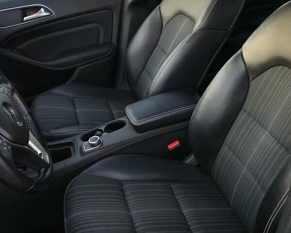 Синий Мерседес Б-класс, объемом двигателя 1.7 л и пробегом 180 тыс. км за 10900 $, фото 10 на Automoto.ua